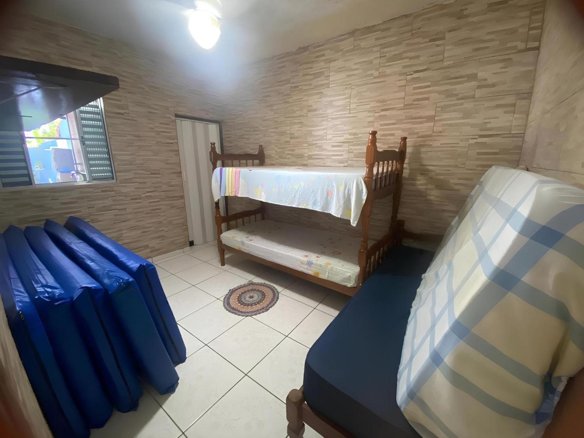 Casa Com Piscina Em Bem Proxima Ao Mar Com 2 E Internet Bertioga