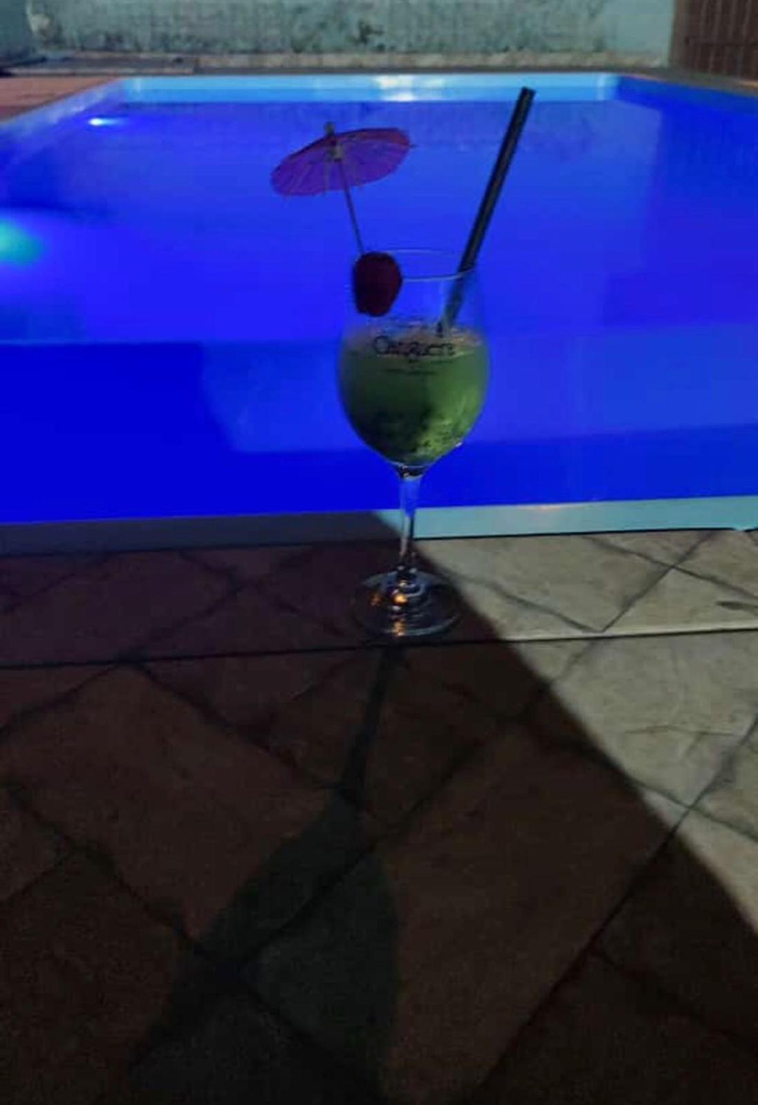 Casa Com Piscina Em Bem Proxima Ao Mar Com 2 E Internet Casa de Férias Bertioga